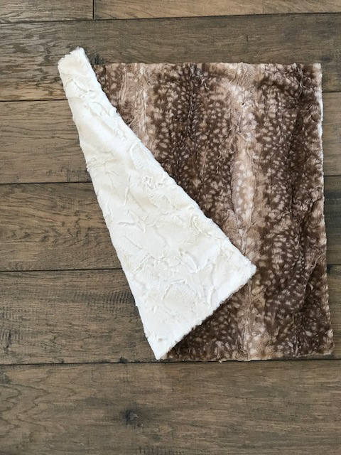 24" Fawn Minky Cuddle BlanketI Sew Jo